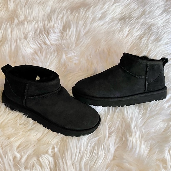 UGG Shoes - NWOB UGG Classic Ultra Mini in Black Sz 5.